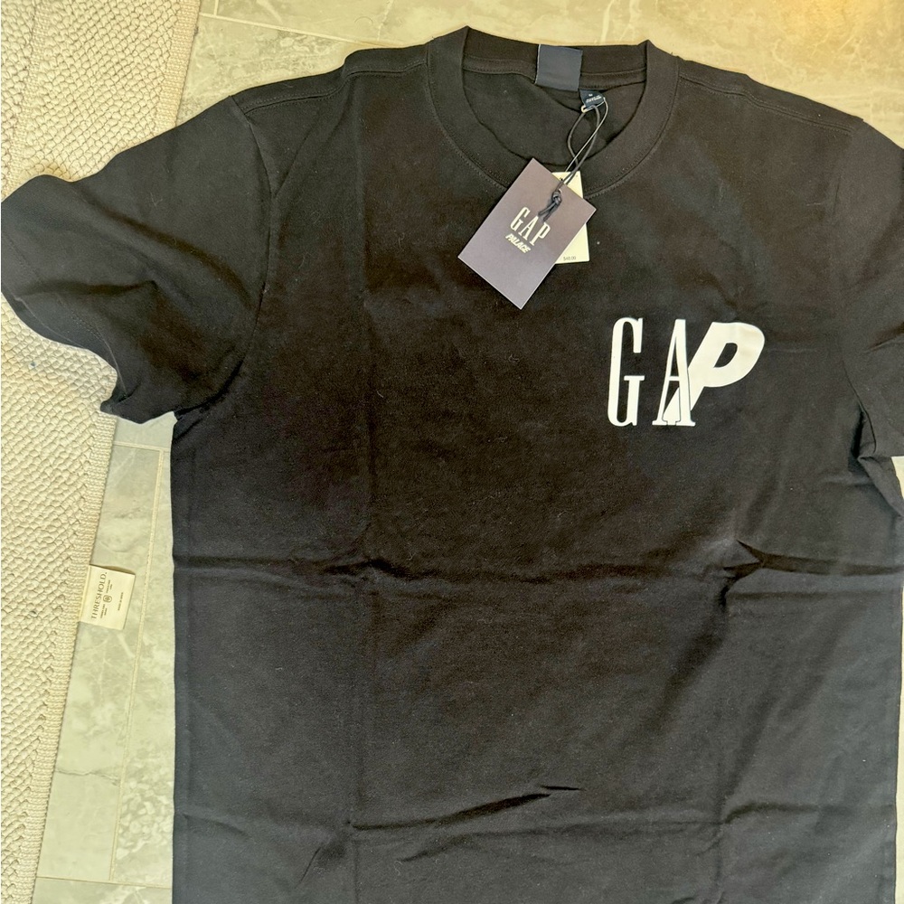 Palace X Gap Tee Black new size medium